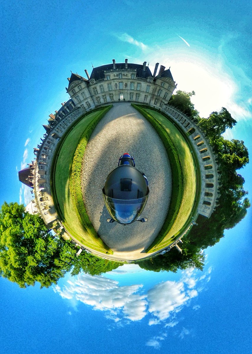 Rikem1's tweet photo. CHÂTEAU DE RARAY (60) avec la @RicohThetaFR S
#oise #picardie #raray #360 #Photographie #PhotoDuJour https://t.co/pppU7SoJNJ