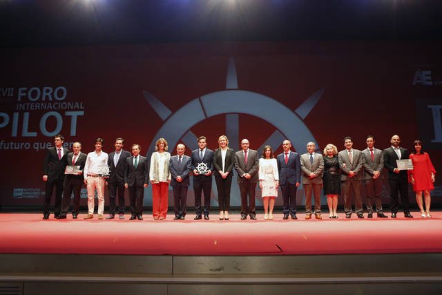 AragonEMPRESA's tweet photo. "Los XVII #PremiosPILOT reconocen la excelencia de La Zaragozana y el Grupo Hierros Alfonso" @heraldoes #ForoPILOT https://t.co/hPVJHv791H https://t.co/EwoabGZElZ