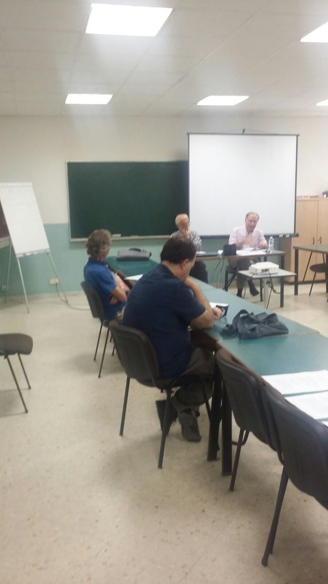 armesillaconde's tweet photo. Buen comienzo de curso #Hismat de teoría crítica en @EMUI_Madrid @FIMarx @FormacionUCM https://t.co/Ntp4vGD4QV