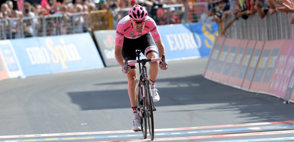 Dumoulin was sneller dan Nibali in afdaling Umbrailpas bit.ly/2rTH8oM