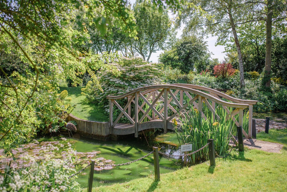 Loving our Gardens at this time of year! Stuart Bennett has talked us through the key features in May :) 
south-farm.co.uk/south-farm-gar…