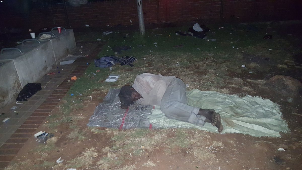 Mission_MercySA's tweet photo. Taken at 4am in park in Jhb CBD. Such a scene should inspire us all to work tirelessly to improve the lives of the needy#MOM2017#COMMUNITY https://t.co/MI0FCFDKQG