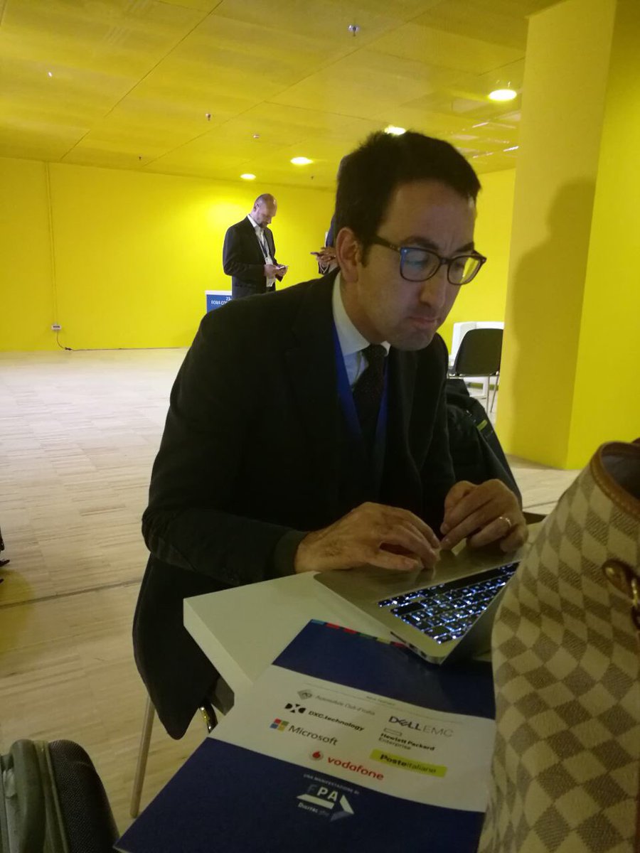 Quelli dello streaming alla conquista di #FORUMPA17 <a href="/Piccolaienametr/">Chiara Gemma Somasca</a> <a href="/robertabrigatti/">Roberta Brigatti</a> <a href="/vzaglio/">Vincenzo Zaglio</a> <a href="/marianocorso/">Mariano Corso</a> seguiteci live #webtv