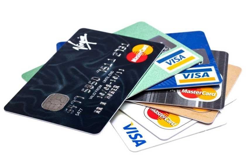 spentableapp's tweet photo. Pay with credit card or cash?  Study says we spend 50% more when using a credit card! https://t.co/7uBawHHI5x https://t.co/DCVuBbQ6sm