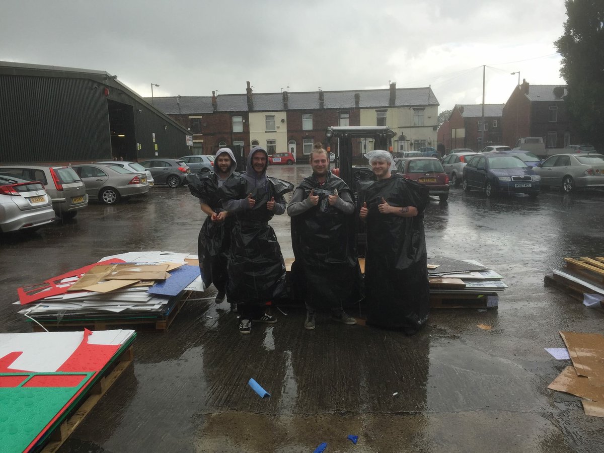 GJPlastics's tweet image. Our staff are born designers! Check out these fashionable raincoats they created from #dumpbin bags 🤦🏼‍♀️😂 #rainwontstopus
