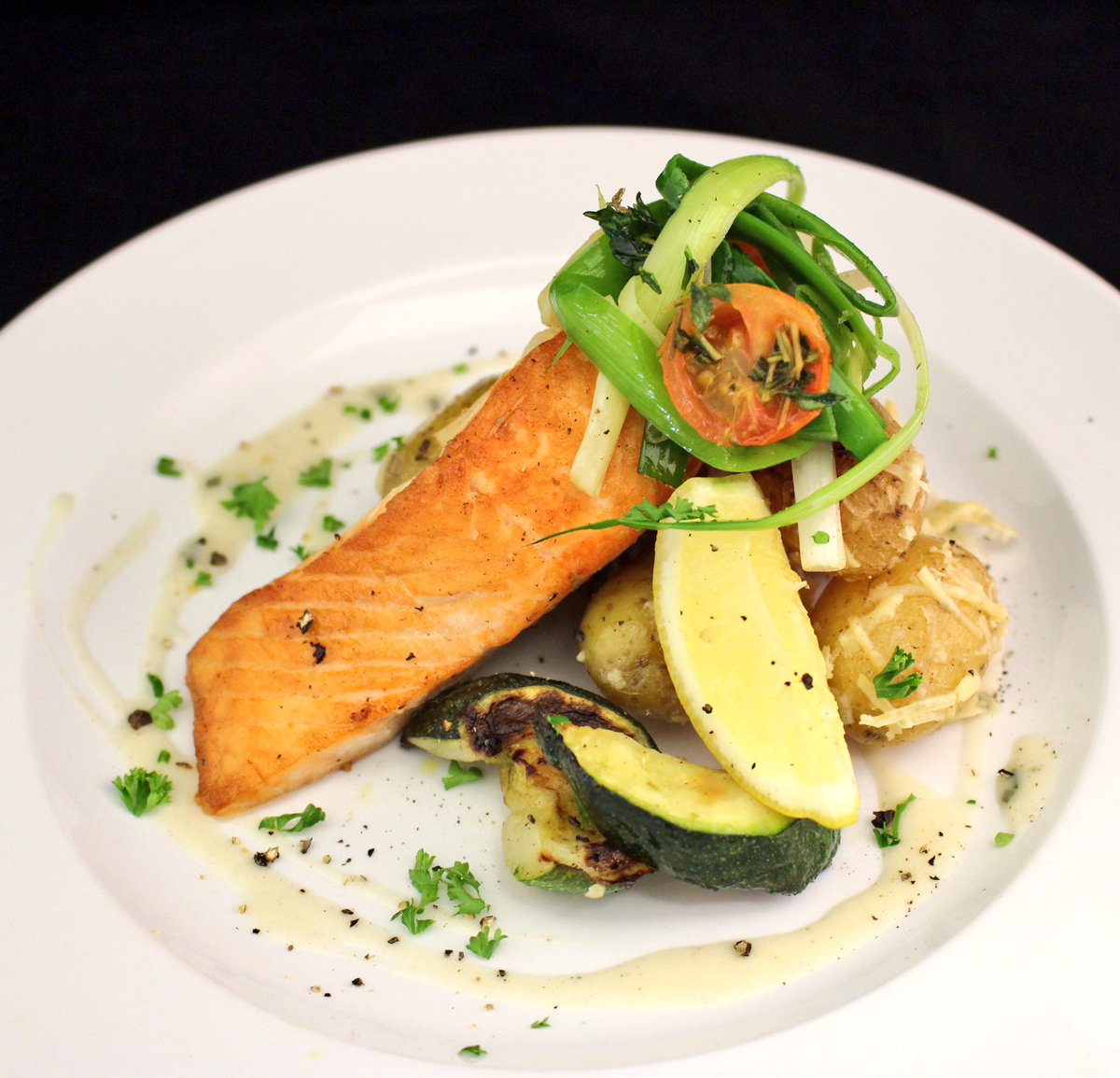 Pan seared #salmon chives #volute sauté spring onion &amp; #Parmesan roast #newpotato Gr8 &amp; well executed #dish <a href="/karolpawelkowa1/">Karol Kowalczyk</a> @AngelHillFood