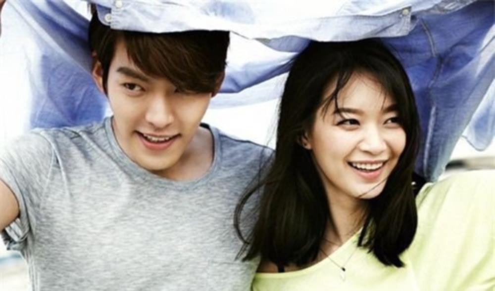 allkpop's tweet photo. How is girlfriend Shin Min Ah reacting to Kim Woo Bin's cancer diagnosis?
https://t.co/6t4hPRc0D5 https://t.co/JDxLqeIj9x
