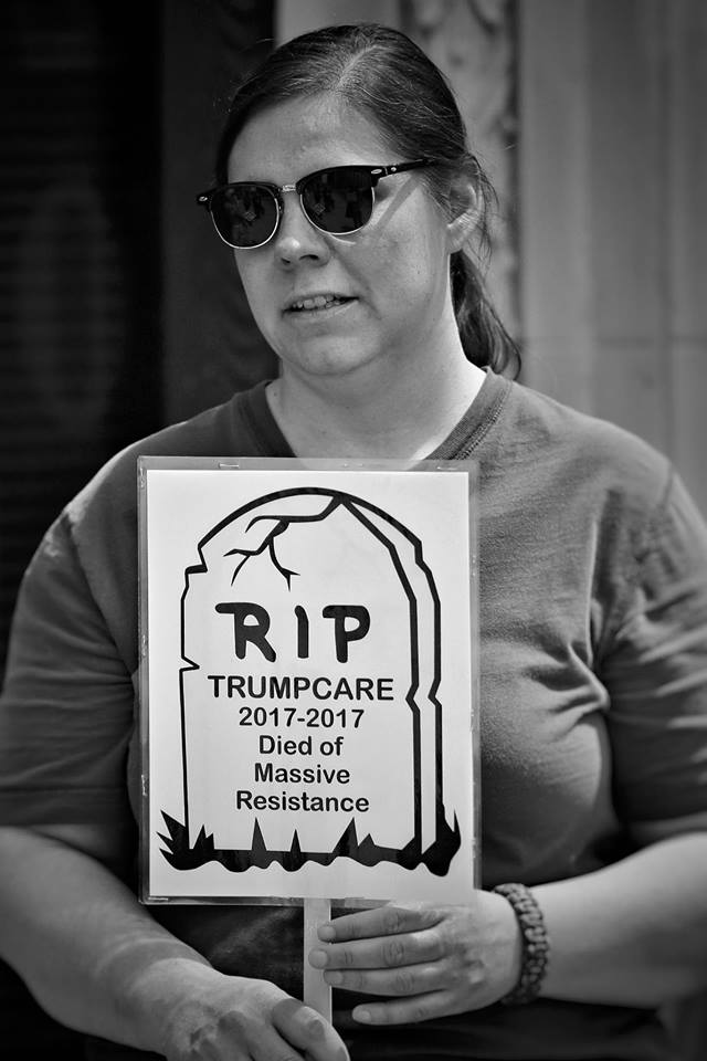 IndivisibleTol1's tweet photo. May 30: Toledo's Weekly #StopTrumpTuesday
12pm 420 Madison Ave
Photo by Larry N Marsh
https://t.co/8AI4nudvck … https://t.co/jCXQaRRbch