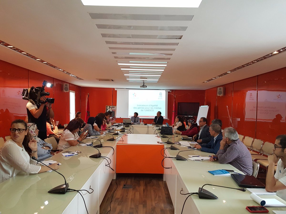 UNESCO_Maghreb's tweet photo. Formation de #SNRTMaroc par #UNESCO_Maghreb sur les #IGRM pour la mise en œuvre de la charte parité hommes-femmes https://t.co/FyZLuiisEZ https://t.co/XxCCS34cdQ