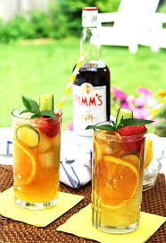 MacElmersCourt's tweet photo. Hump Day = #pimmsoclock come and join us on the lawn🌻🍓🍊🍹 🙂 https://t.co/HNwzblBdUO