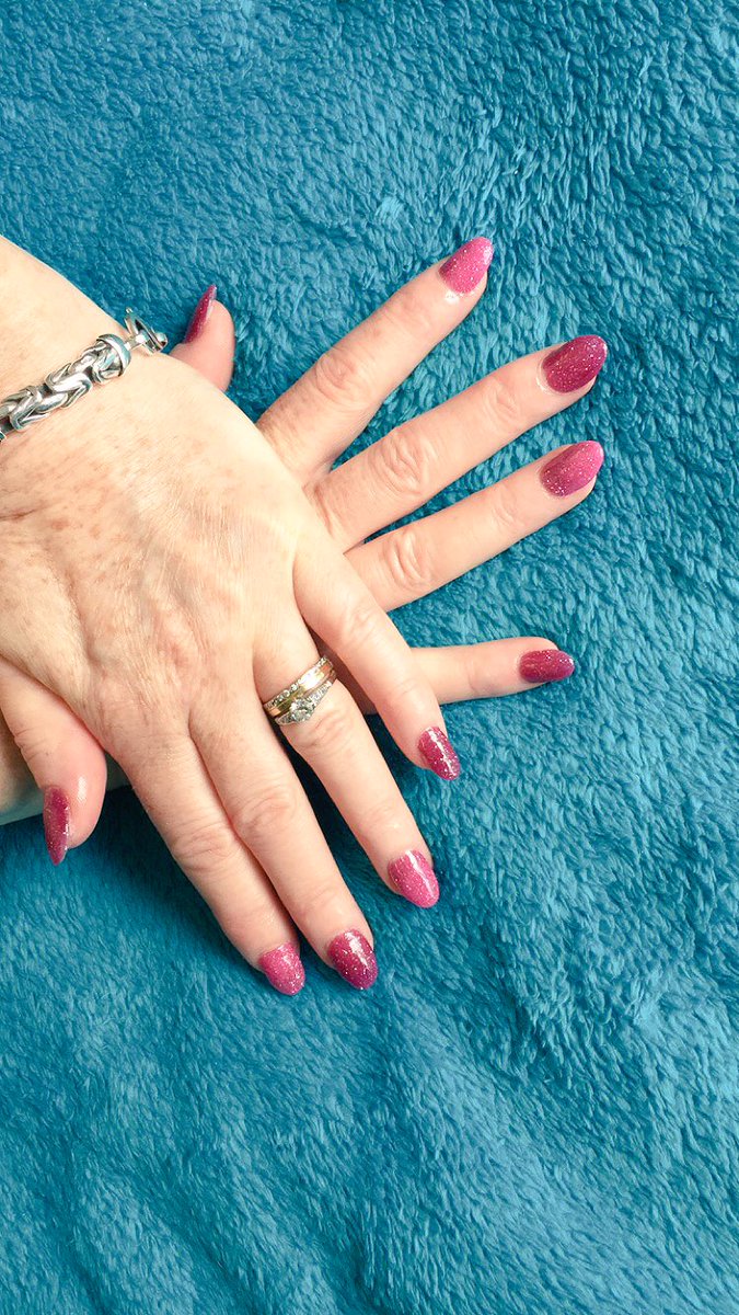 Hann_Lees's tweet photo. NexGen  nails 💅🏼💖💜 https://t.co/NHerDkF7K4