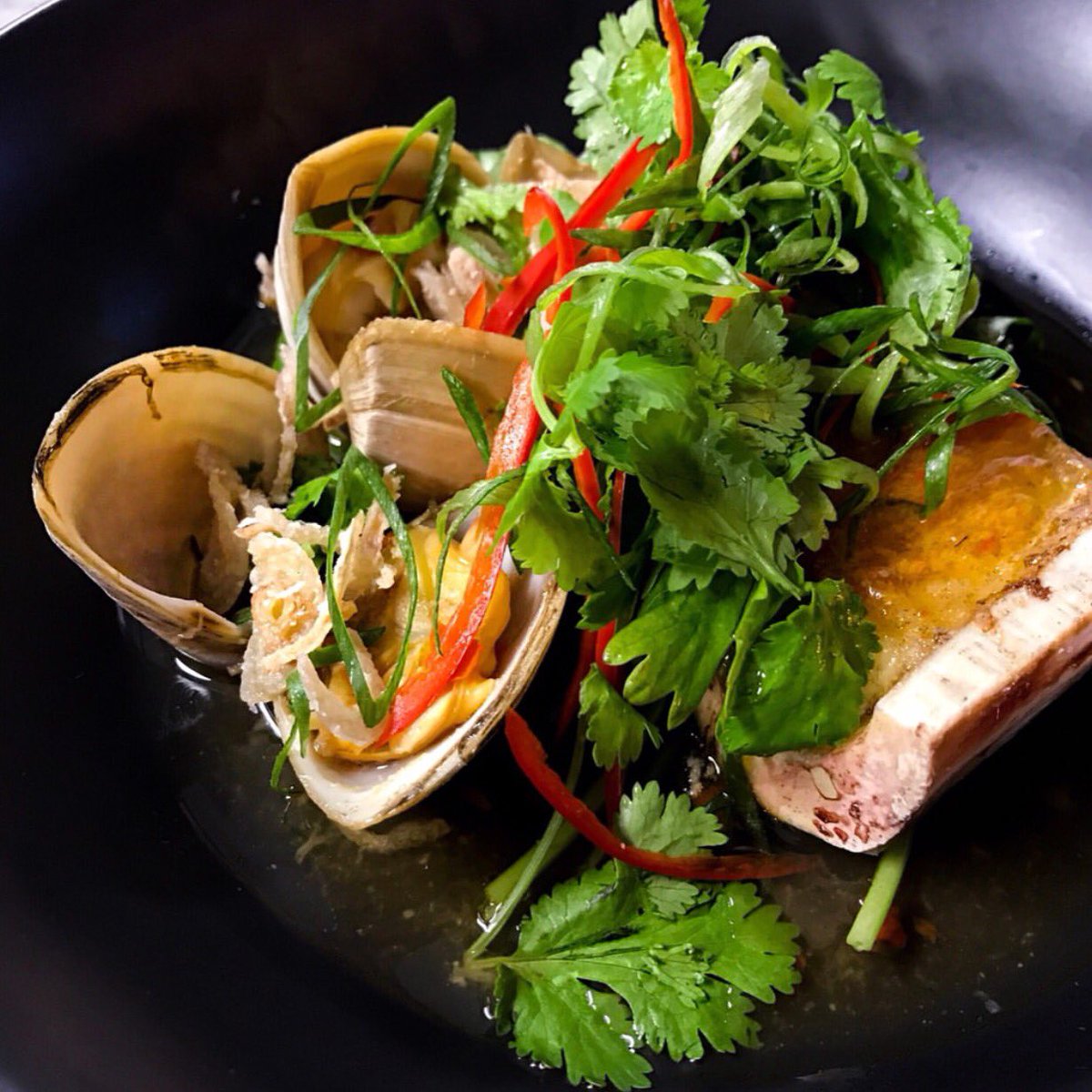 CapriBrisbane's tweet photo. Tonight with #ChefPeteEvans at our #Chinese #paleo #DineWithPete #dinner https://t.co/sEZPxtj2IY