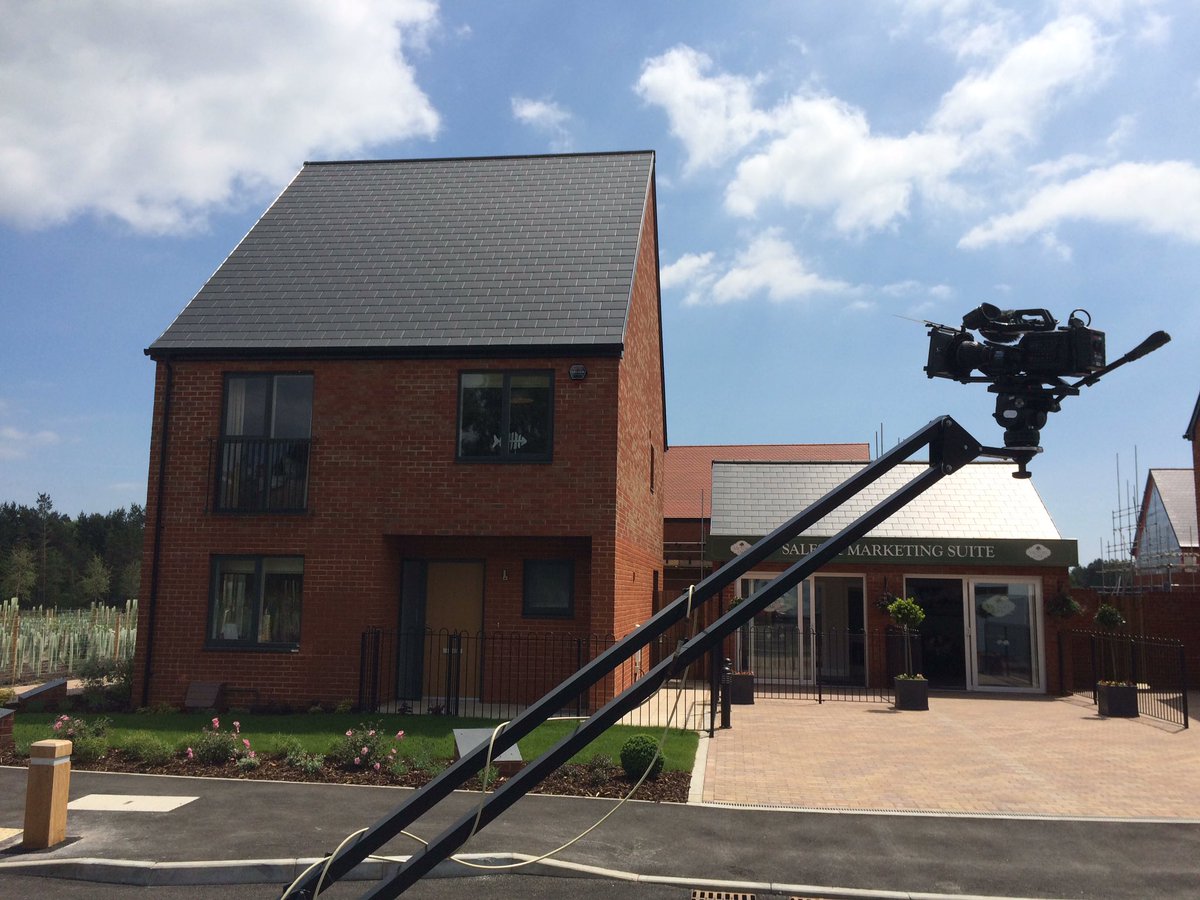 Kevin_Babey's tweet photo. Filming at Saint Leonards on the new #VictoryOak site! Stunning new homes in beautiful weather. @spectrumphl https://t.co/08klO5V0ph