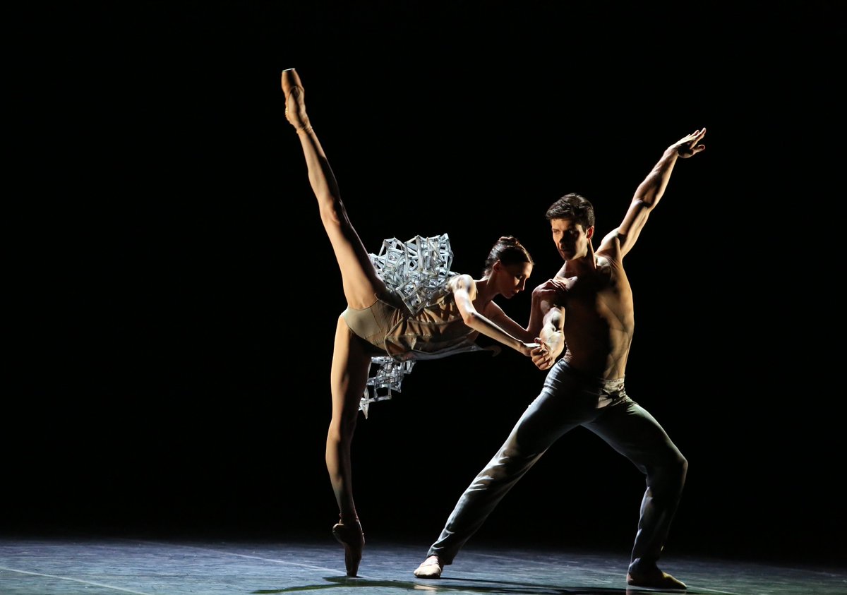 teatroallascala's tweet photo. Tonight at 8pm last performance w/ @SvetlanaOficial @RobertoBolle in #HandelProject, on stage till 1 June https://t.co/Wswyw48PH8 https://t.co/SdvTD4GWIX