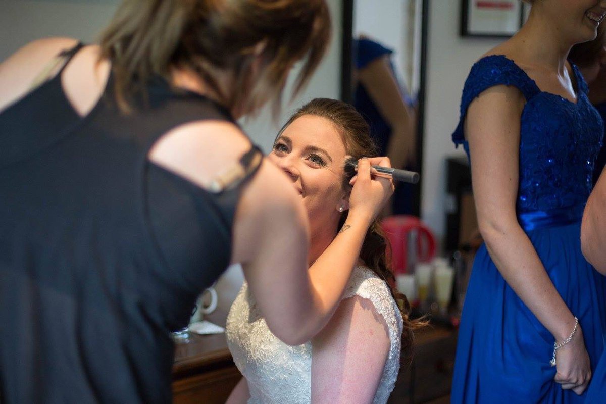 janeyhandm's tweet photo. Throw back to this beautiful bride last year #summer wedding https://t.co/omL0Z2bYfw
