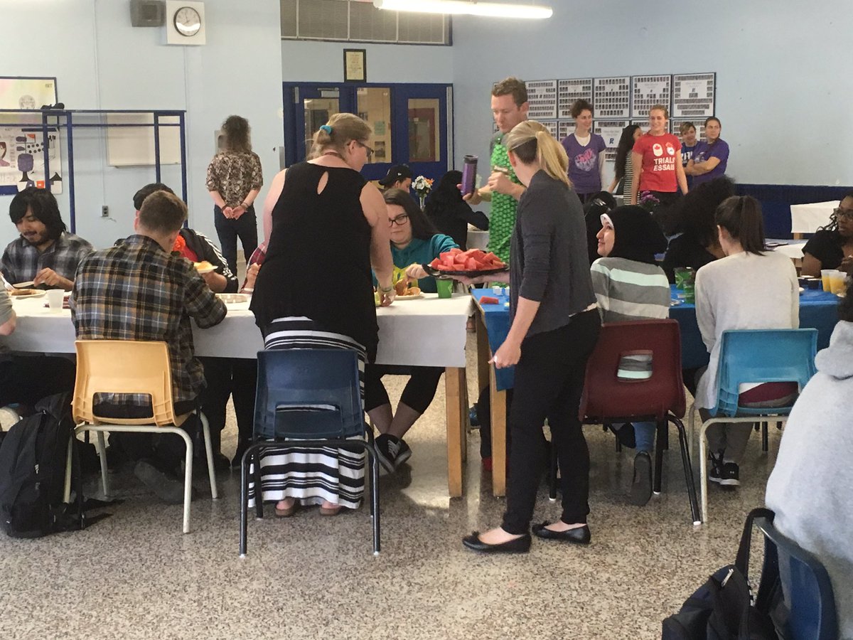 Welcoming and serving our graduates at the #GradBreakfast <a href="/OCDSB/">OCDSB</a> <a href="/OCDSB_Students/">OCDSB_Students</a> @RideauPrincipal