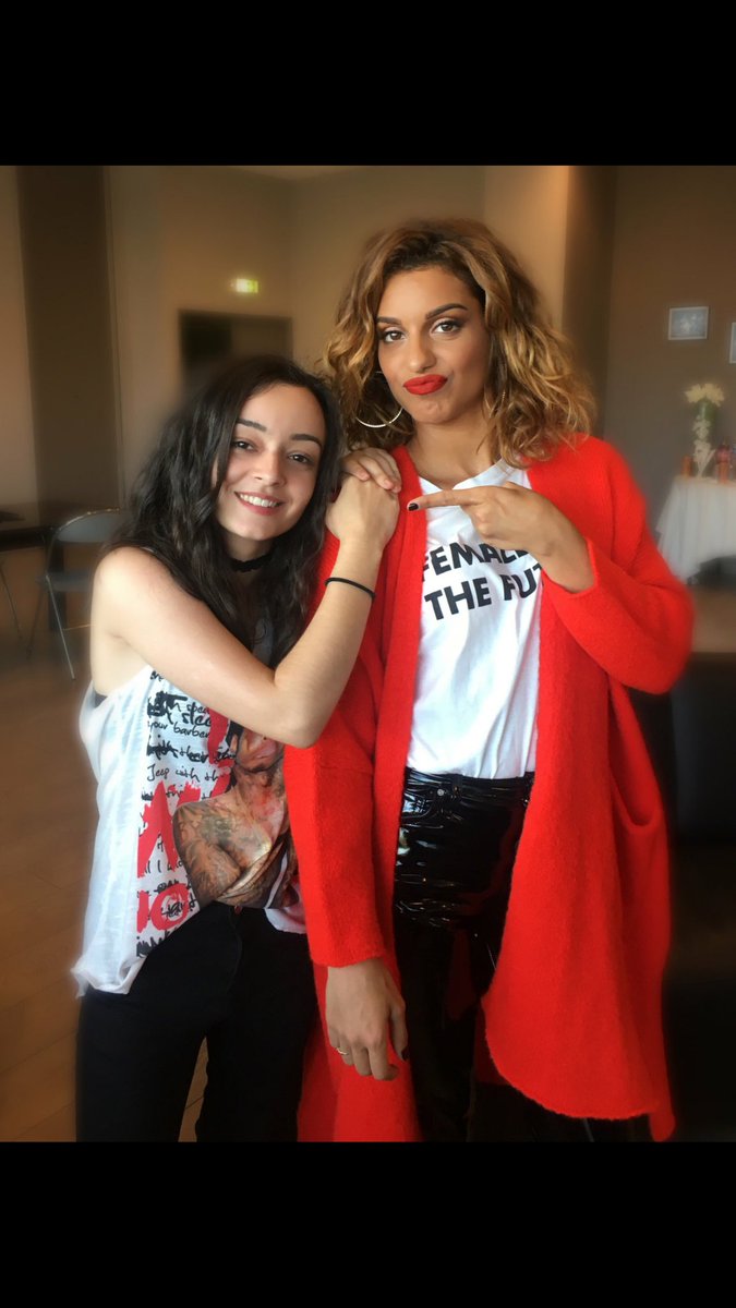 FCO_110's tweet photo. @TalOfficial on peut ici parler d'un accoudoir https://t.co/3qP65lppP6