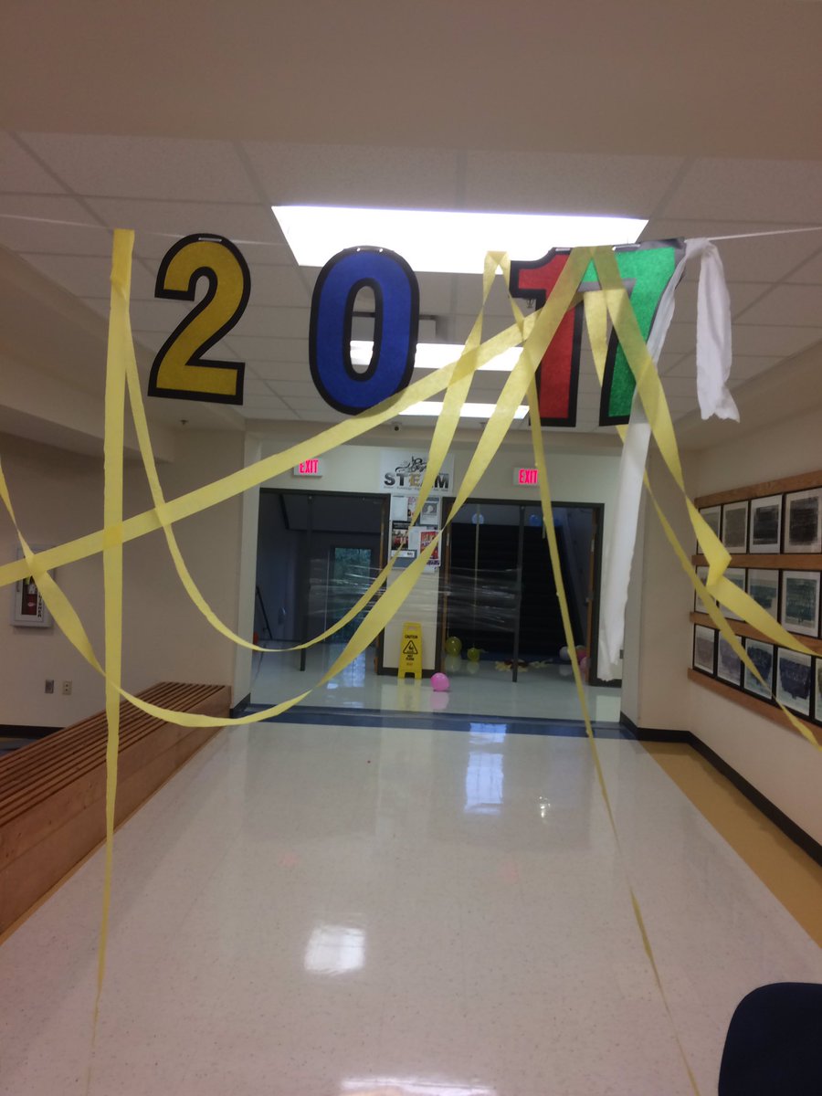 ElkinHigh's tweet photo. Thanks to the class of 2017 for our decorations this morning https://t.co/ynfmK2AqGH