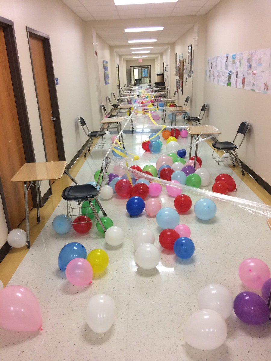 ElkinHigh's tweet photo. Thanks to the class of 2017 for our decorations this morning https://t.co/ynfmK2AqGH