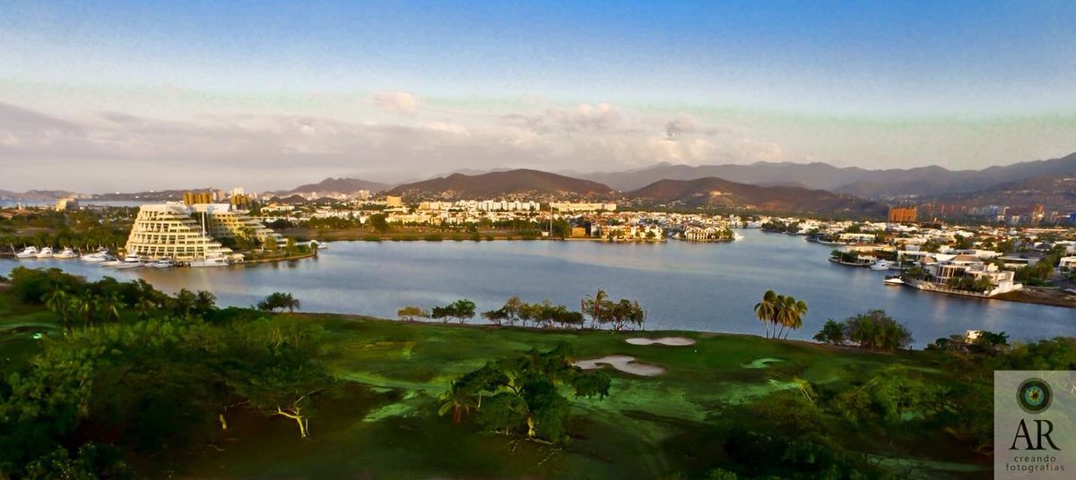 El Complejo Turístico El Morro en Lecheria es un icono arquitectonico de nuestro país.