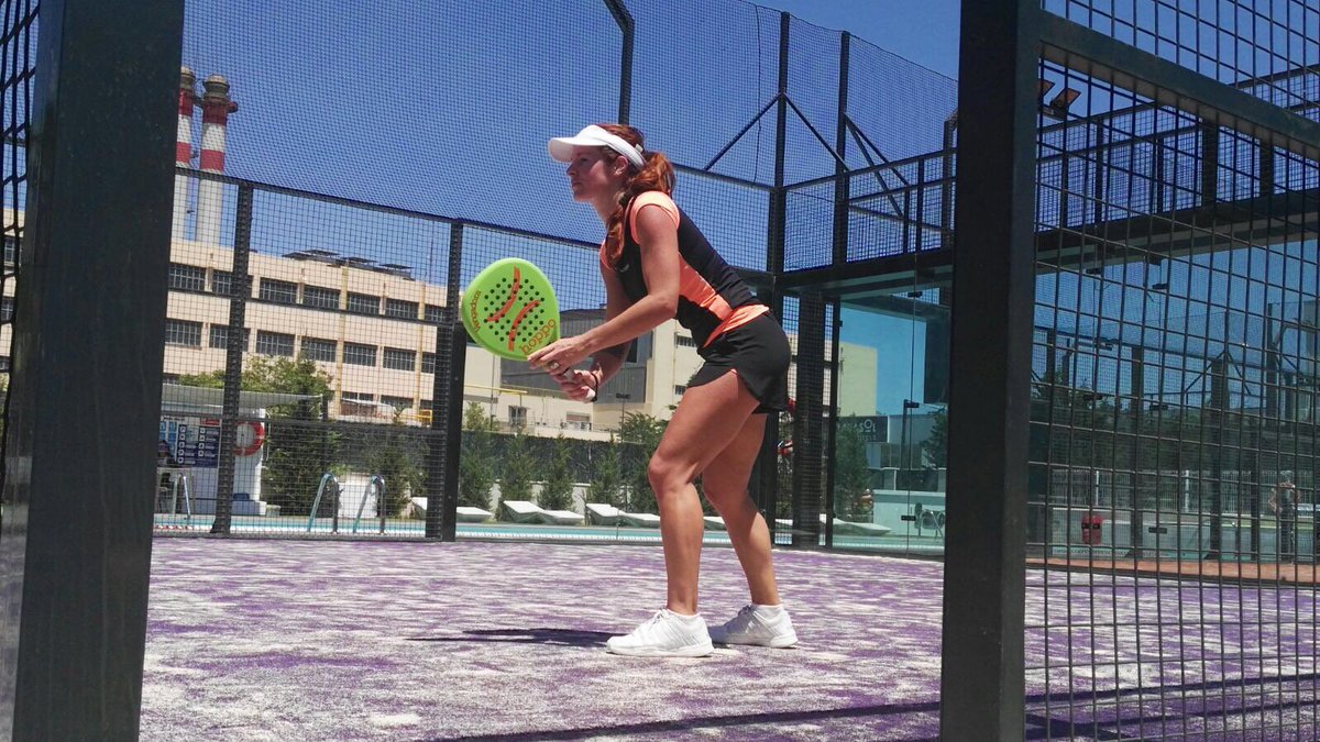 Hoy desde el equipo "Hoppo Sport " queremos dar la bienvenida a una de las mejores jugadoras de padel del momento "Celeste Paz"