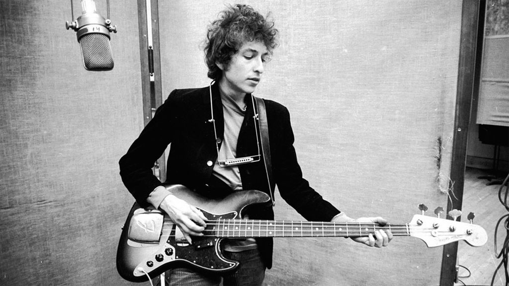 ArchivoRTVE's tweet photo. Bob Dylan en una serie de once programas. En 'Pioneros' de @radio3_rne (1997). Tienes que escucharlo https://t.co/rmqSmPoeOA #FelizMiércoles https://t.co/SxfULsUjle