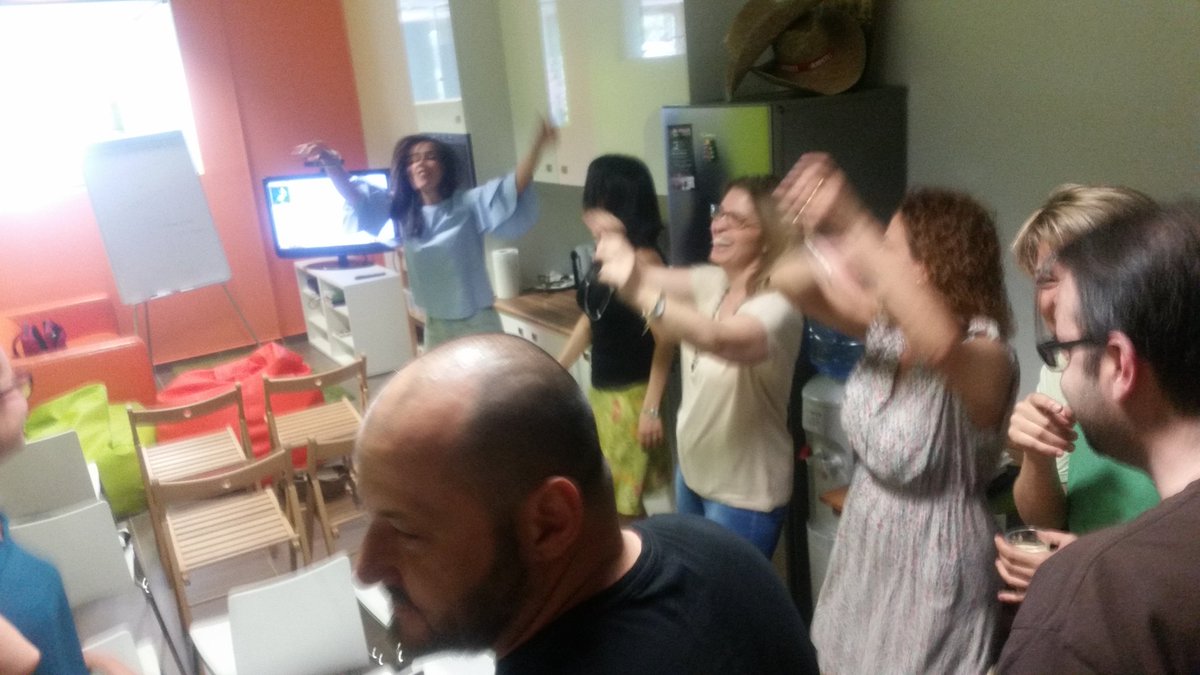 FangalokaSpace's tweet photo. Comenzamos #coffeeandlearning bailando con Yolanda @yologocoach #dondeestanmishoras #gestiondeltiempo https://t.co/5uiCrUitOx