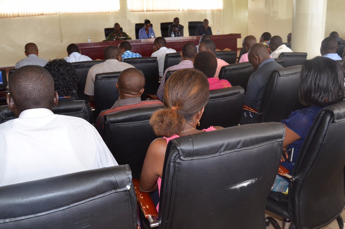 RwamaganaDistr's tweet photo. #HappeningNow:Inama yo kugaragaza ibyavuye mu isuzuma ry' #imihigo ryakozwe n'ubuyobozi @RwandaEast ku bufatanye n'izindi nzego zitandukanye https://t.co/GpOhOW9DfF
