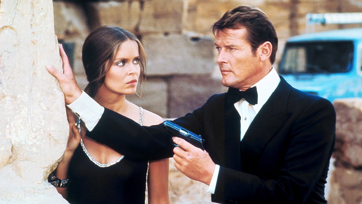 THR's tweet photo. Remembering Roger Moore: His life and career in pictures https://t.co/FsmQuHXMP5 https://t.co/GULEACxa42