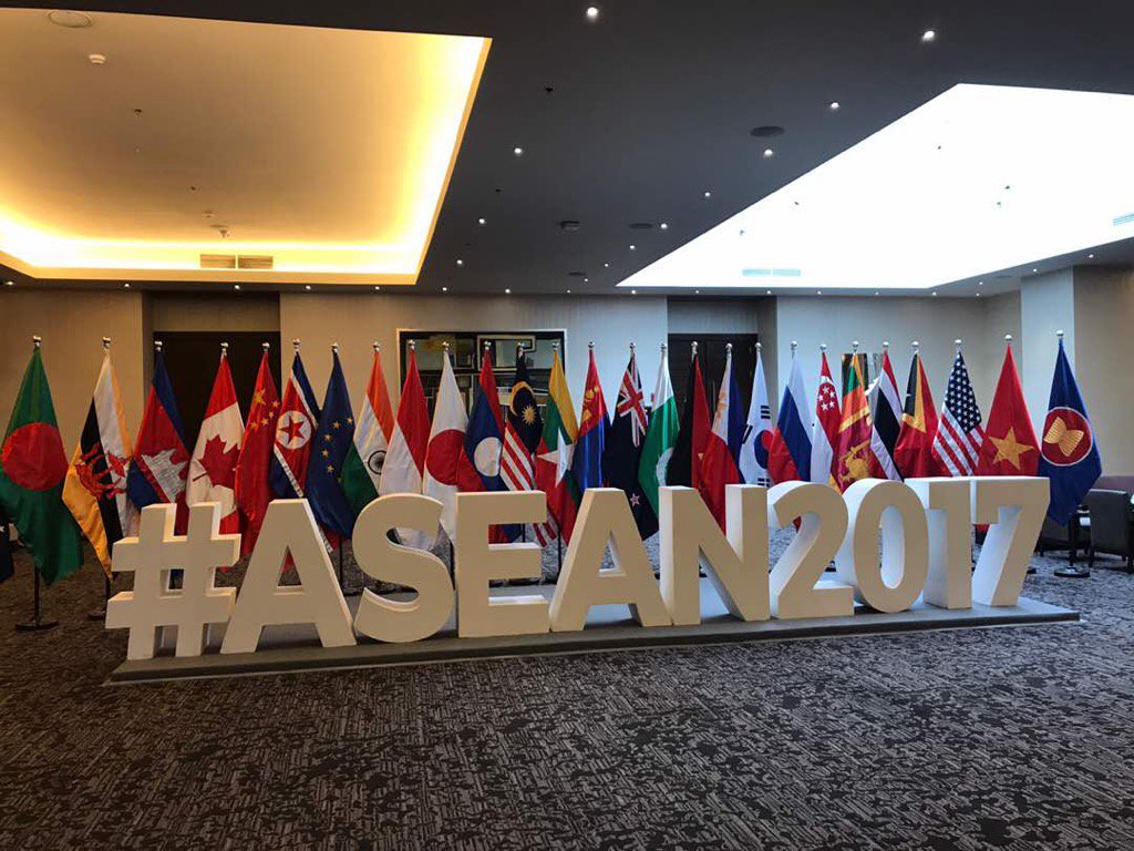 EUAmbCambodia's tweet photo. On my first mission to the #Philippines this year 🇵🇭 #ARFSOM #ASEANChair #ASEAN2017 #ASEAN50 https://t.co/WvBMgOu6Ce