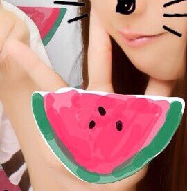 たかはしのピースが三本指なのは2年前からでした👌🏻