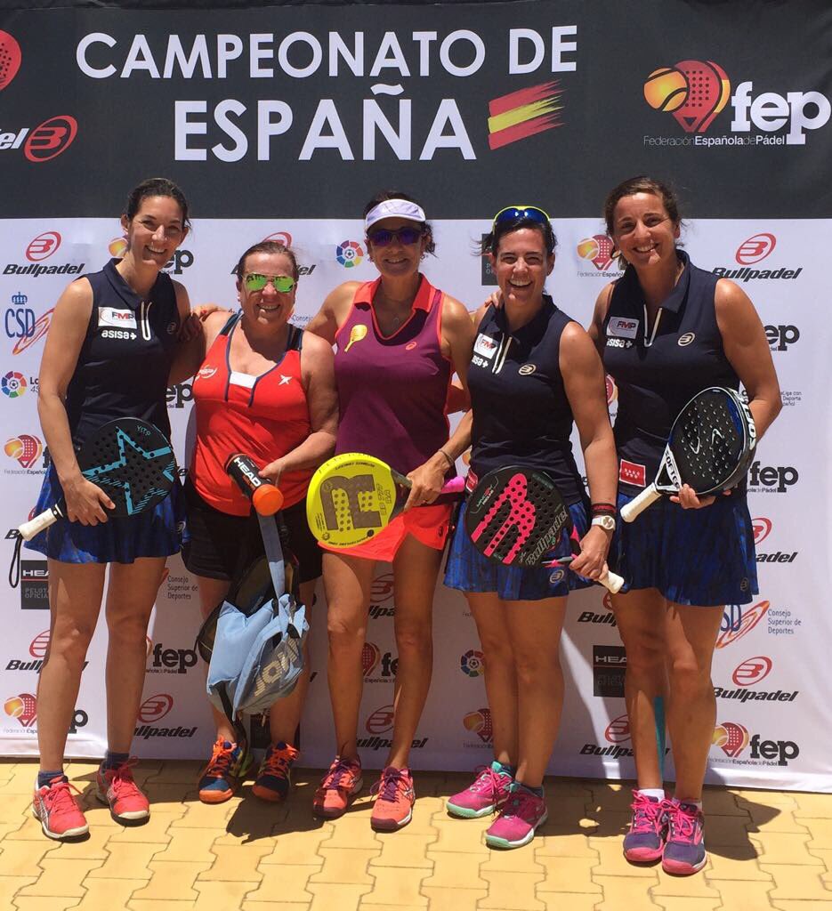 GrupoJimSports's tweet photo. @isadomu, campeona de España veterana por Comunidades! 👏👏 Enhorabuena! #softeepadel #jimsports #padel #sports #deporte https://t.co/yO3dZBT1hB