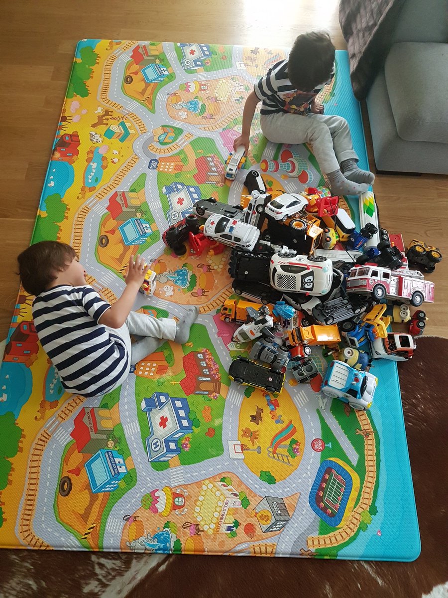 dwinguler_eu's tweet photo. The boys have caused another traffic jam on the streets of My Town.
#dwinguler #playmat #spielmatte https://t.co/NQrEPQOnEd