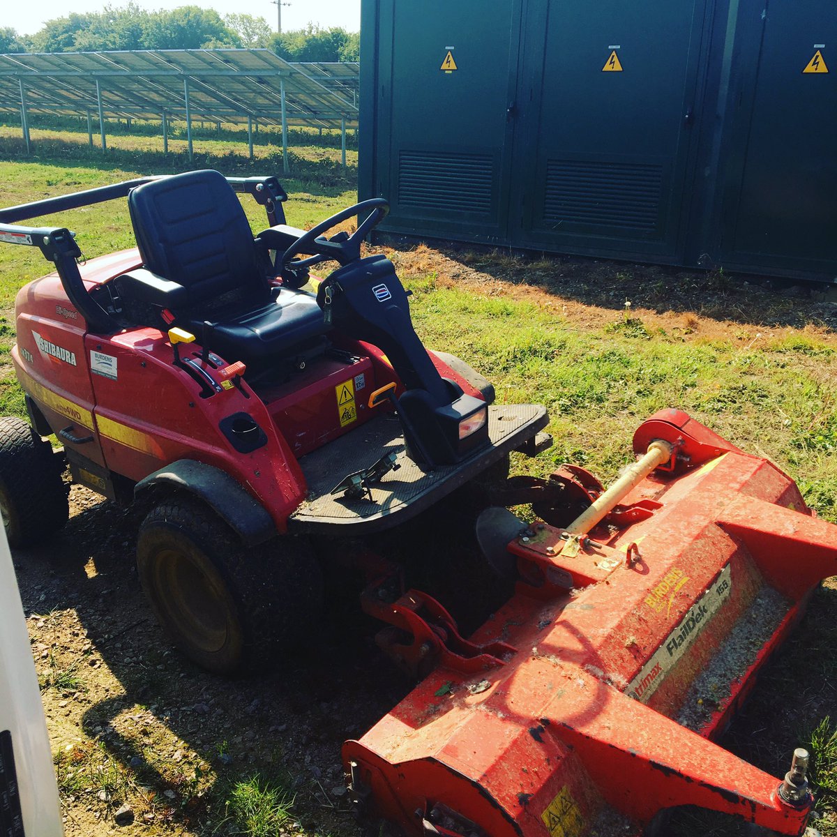farmerwilll's tweet photo. Beautiful day for grass cutting https://t.co/iL9OWGCBDg