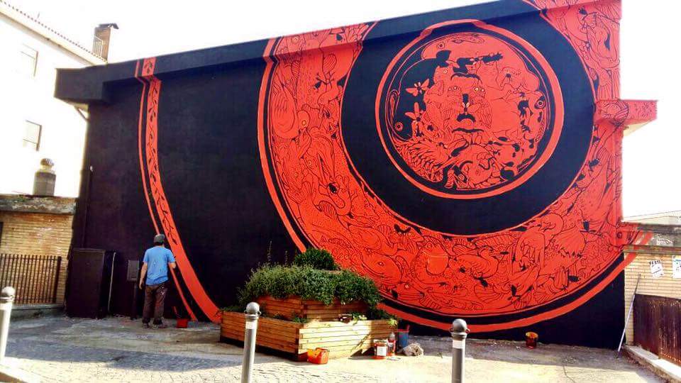 PatriziaDiCarlo's tweet photo. Quando l'arte colora i nostri #borghi
#trevignano romano #Hitnes #streetart @borghi_ditalia https://t.co/2UuLZ8yUJY