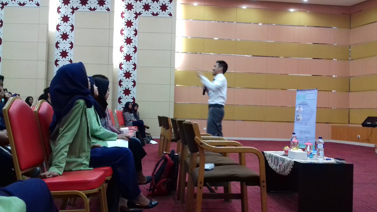 Pembicara kedua Syafii Efendi