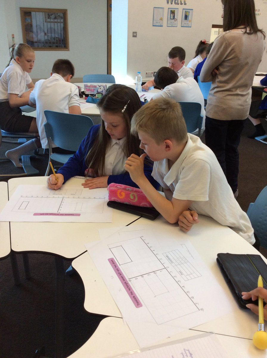 Y6Jesmond's tweet photo. Years 5 and 6 working together to translate shapes. Our year 6 children made fab mini-teachers! https://t.co/4SuWntXk84