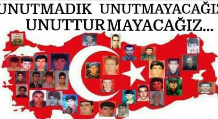 canandmr_'s tweet photo. 24 Mayıs 1993 Tarihinde
Hain Terör Örgütü Tarafından
Şehit Edilen 33 Askerimizi
Rahmetle Minnetle Saygıyla Anıyoruz

#33ŞehitBingölüUnutma https://t.co/GjxE6zxM0y