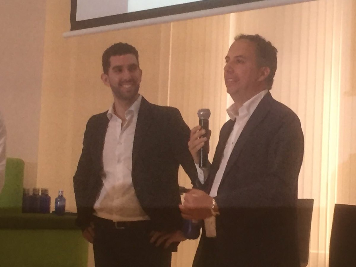EstibalizBayon's tweet photo. Presentación del libro, Blockchain: La revolución industrial de Internet  @rfhergueta  @danicellero https://t.co/mxHxpnqqAZ