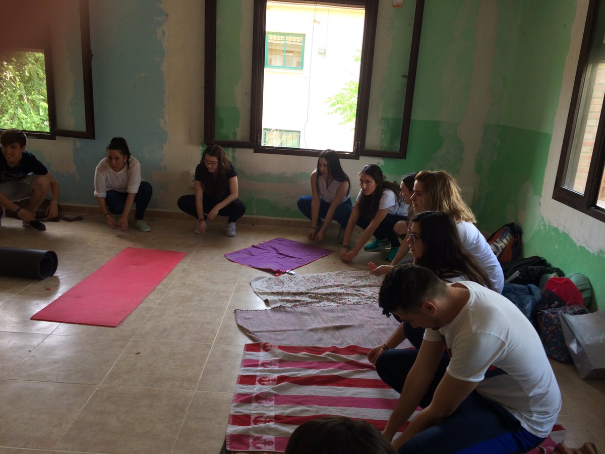 Social_DreamsIS's tweet photo. Taller de estimulación cognitiva Aprendemos haciendo! @Oscarriosinnova @rosaanaakarina @Fatima_Hope_ @samirabl1995 https://t.co/2tZXcUDsh3