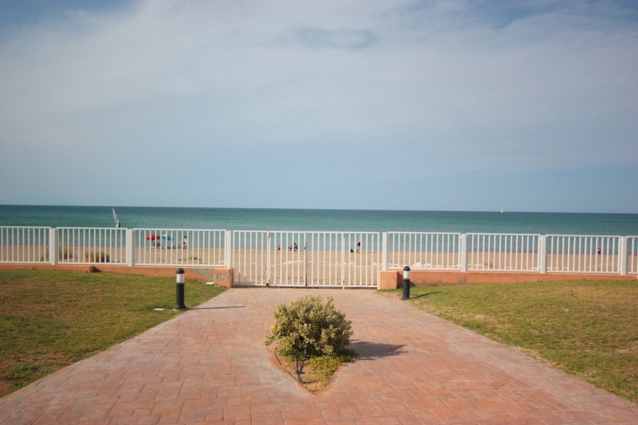 costa_villas's tweet photo. #seafrontproperty Denia apartment reduced in price https://t.co/c4tiM6x2GI https://t.co/7W75rj7Mja