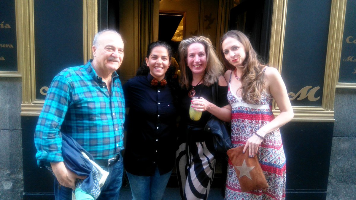 ANAZROS's tweet photo. Un buen cóctel en buena compañía sabe mejor con @RGFrancoy y Segundo López Soria en @MotetMadrid hay que repetir!!! https://t.co/QXLwfjm0Q7
