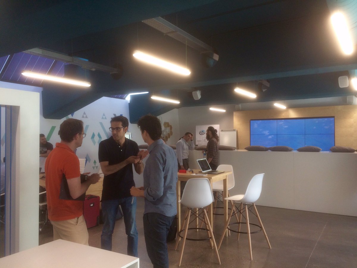 FIWAREZone's tweet photo. Breve descanso antes de continuar con la parte práctica en #FIWARExperts https://t.co/tkPQUcLYvg