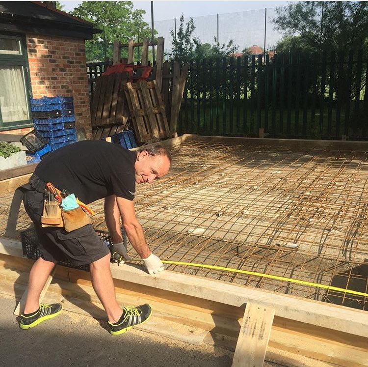 lmhoxford's tweet photo. Dave from our maintenance team building an erg shed for our rowers #thankudave! ๐จ https://t.co/2YaGNkZVI8