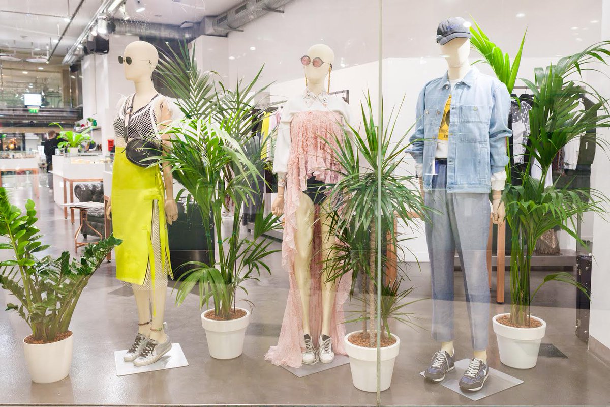 Votre boutique sera exceptionnellement ouverte de 13h30 à 20h30 demain ! #summer #shopping #champselysees #weekend #jourferie