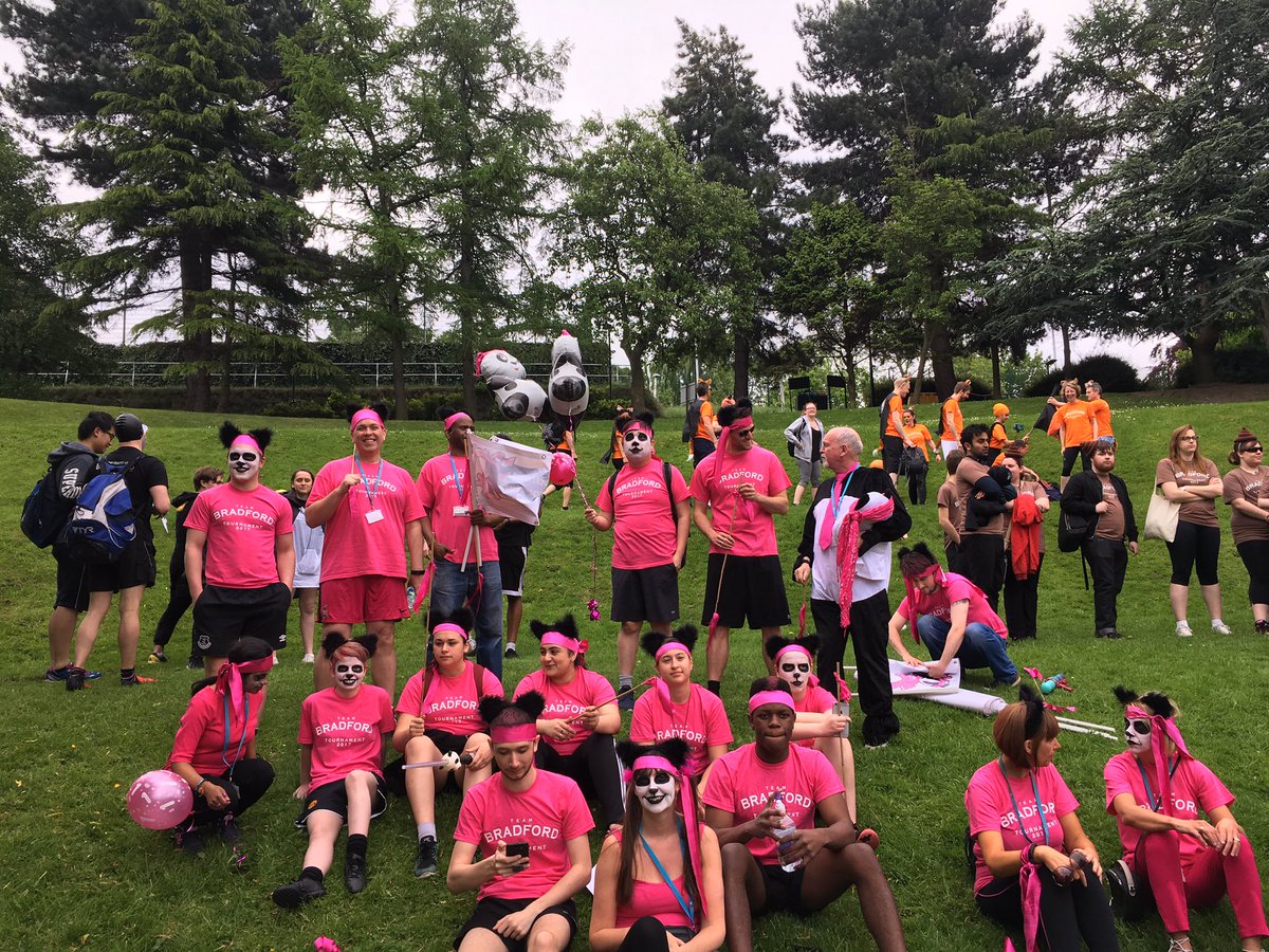 TeamFuschia's tweet photo. Let the games commence!!#teambradfest #teamfuchsia🐼🐼🐼 https://t.co/jqYex71P8C
