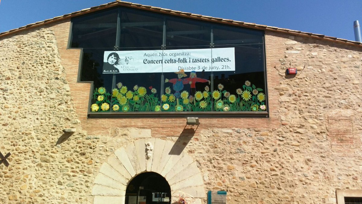 aquennos's tweet photo. O Val das Mouras ao vivo, aberto a partires das 8, concerto ás 21h en Can Ninetes https://t.co/PMLgKajpi8 https://t.co/C8tC8pb5PO