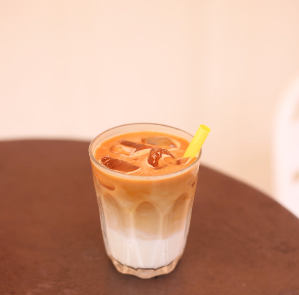 Khoollect's tweet photo. Hot days require a refreshing home brewed iced coffee. Need some tips on how to perfect them? https://t.co/f4Forau6Jf #khoollecttips https://t.co/B3cv387wB2