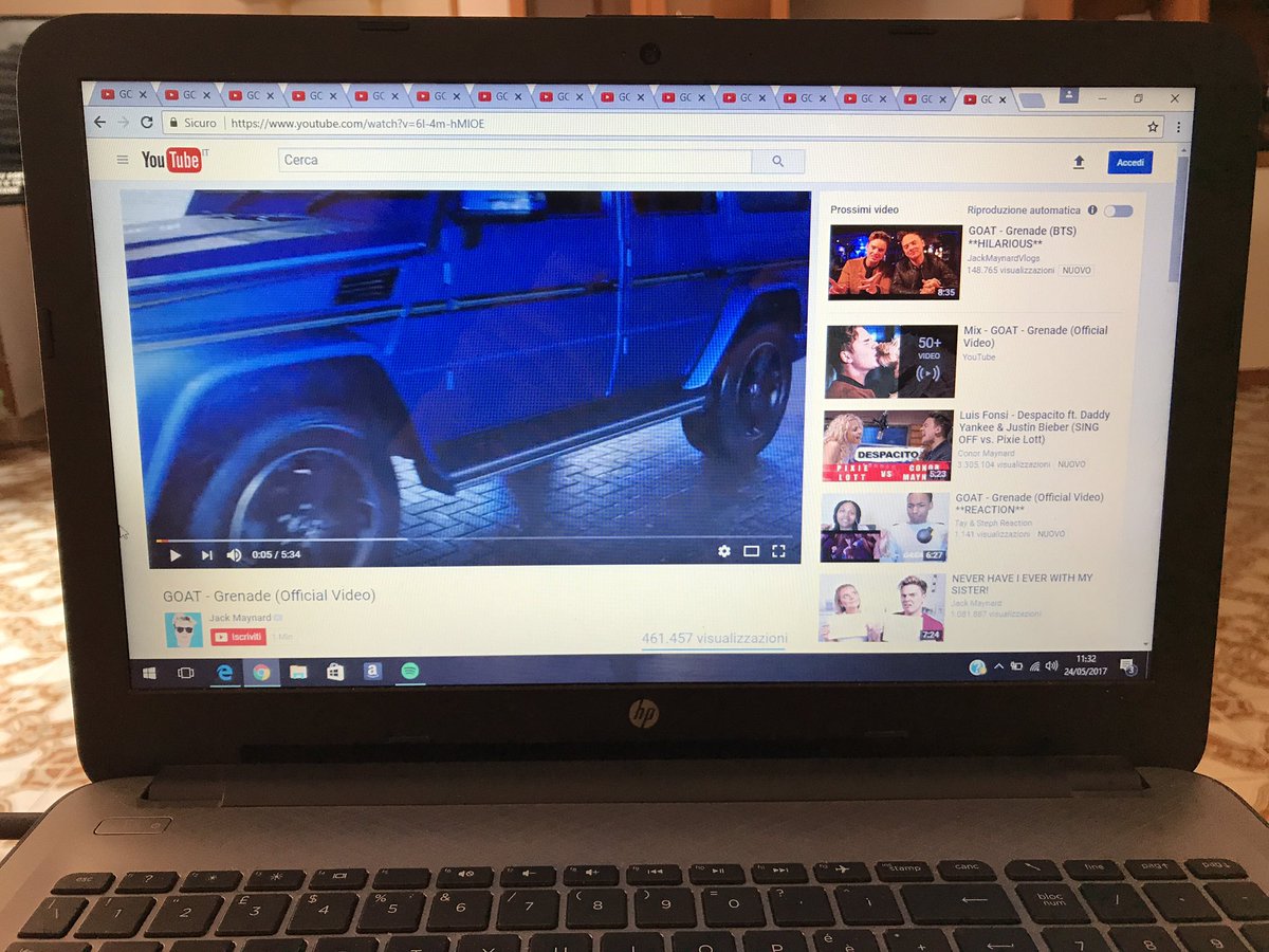 itsjade_xx's tweet photo. When you have an exam in a few hours but you don't give a single f. Priorities first π @Jack_Maynard23 @ConorMaynard #GOAT #GRENADEVIDEO https://t.co/MDLbxSUBrT