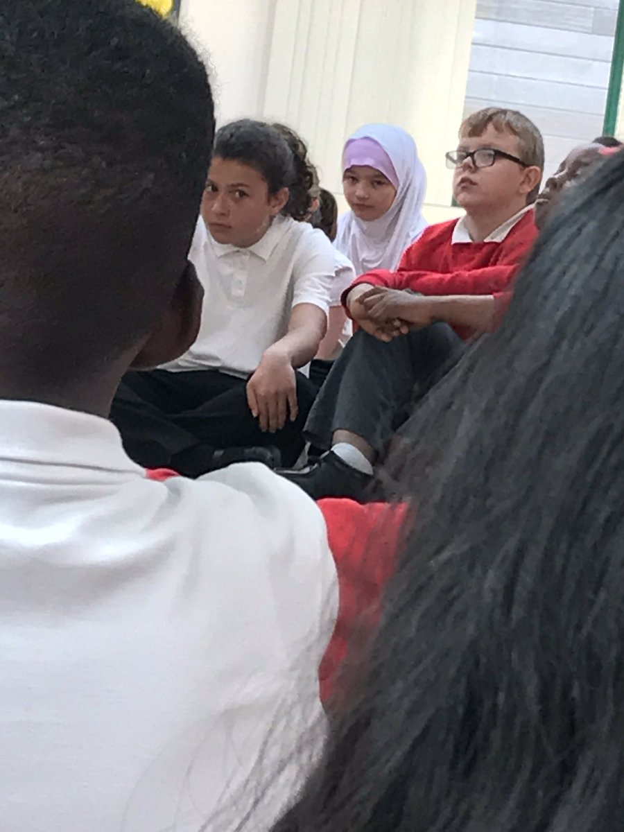 thamesideschool's tweet photo. Year 6 absolutely spellbound by @MikeStoryteller this morning #worldsmostdelicioussoup #theriddle #thegiftoffire https://t.co/arb7y1H4gc